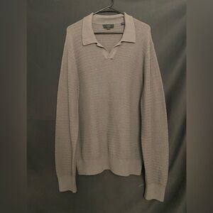 Vince Men's V-Neck Sweater in Charcoal